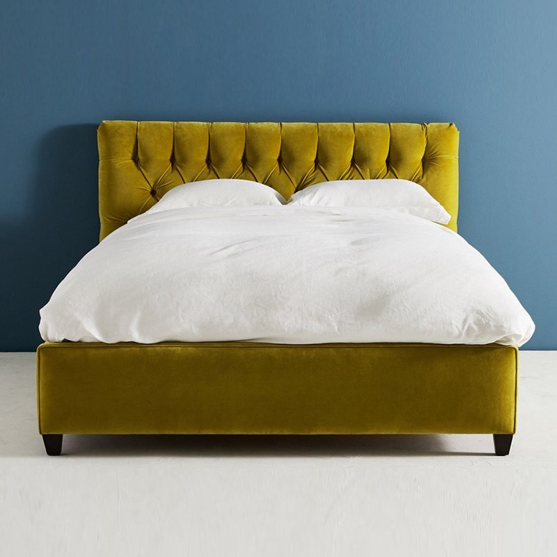 Łóżko tapicerowane w zielonej tkaninie Mako