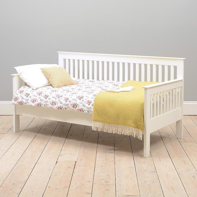 drewniana sofa łóżko Salma