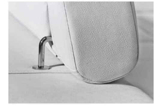 Regulowane zagłówki w narożniku Siros 1