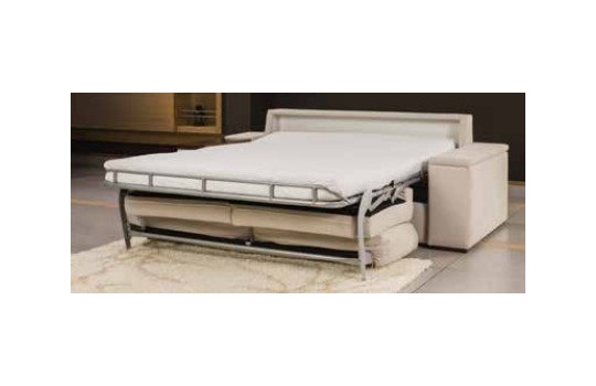 Kanapa z włoskim stelażem Salmo 