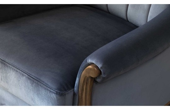 Boki z drewnianym wykończeniem