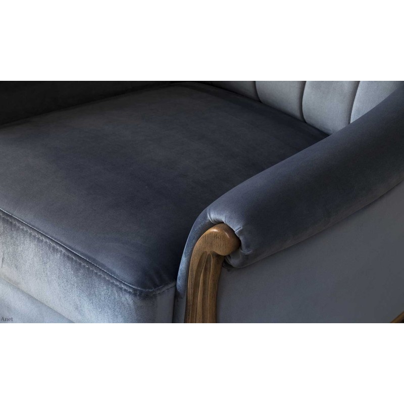 Boki z drewnianym wykończeniem