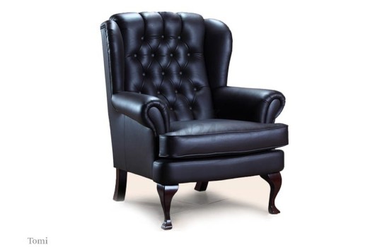Pikowany fotel Tomi 