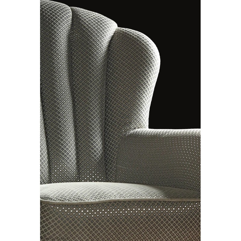 Wygodne oparcie i siedzisko 