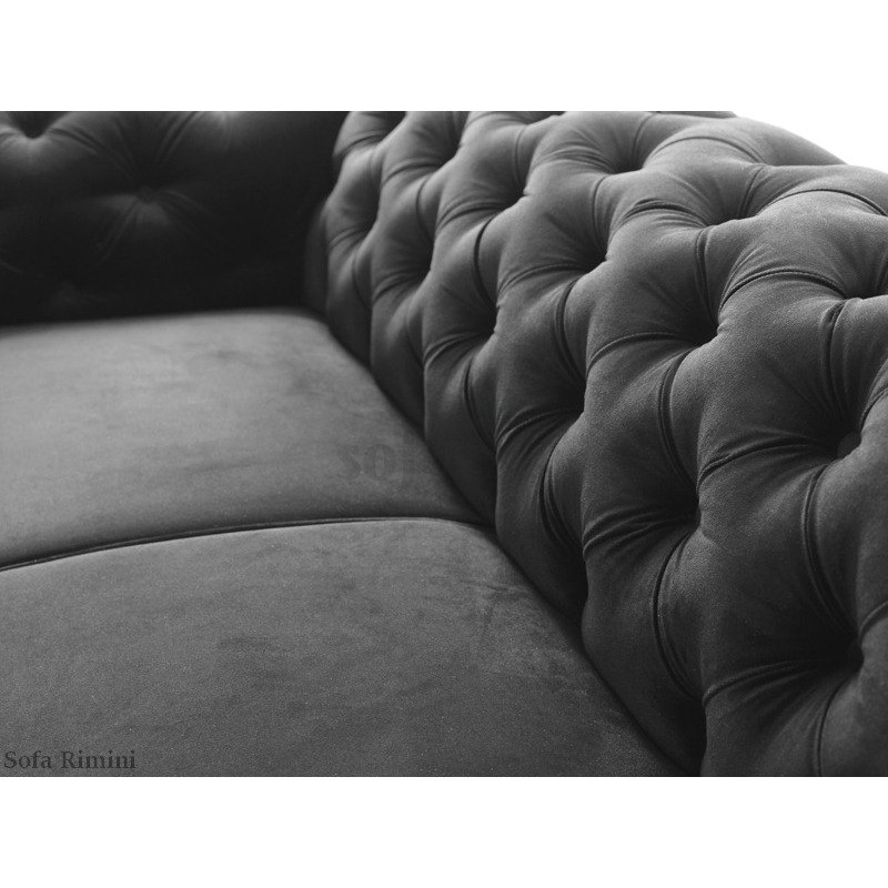 Wygodne pikowane oparcie 