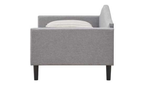 Zdjęcie łózka od boku