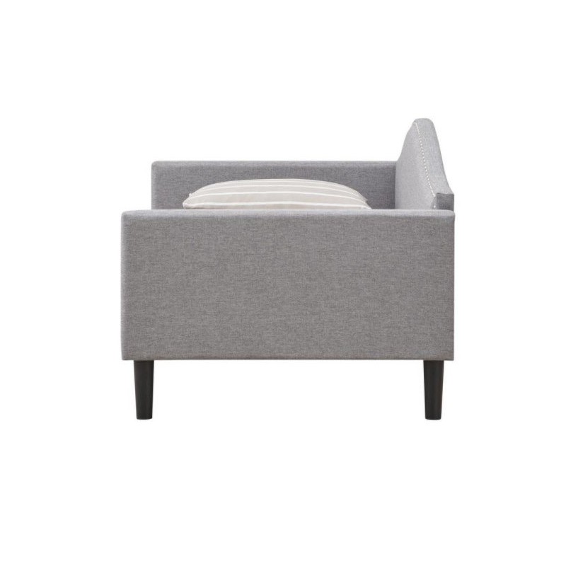 Zdjęcie łózka od boku