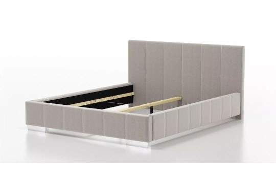 łóżko z przeszyciami 