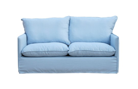 Niebieska sofa z pokrowcem Niebieska sofa z pokrowcem