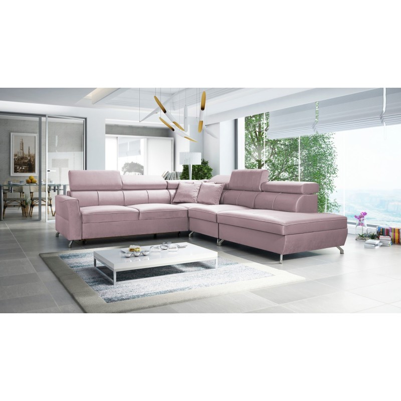 Sofa do salonu w pudrowym różu 