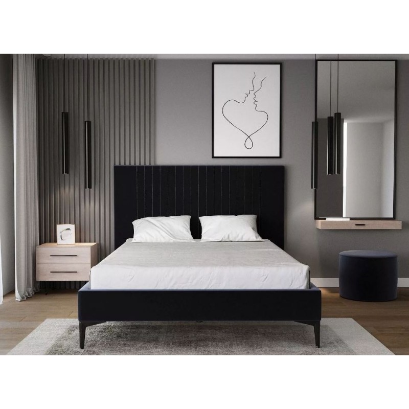 Łóżko w czarnej tkaninie 