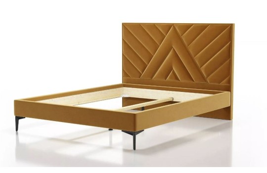 Łóżko w złotym obiciu 