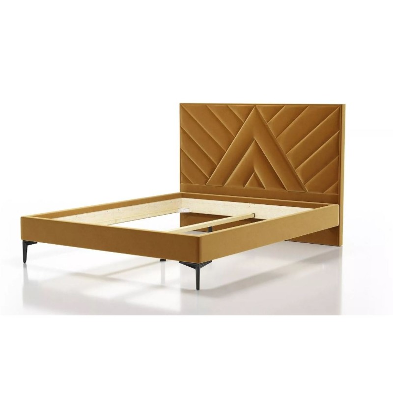 Łóżko w złotym obiciu 