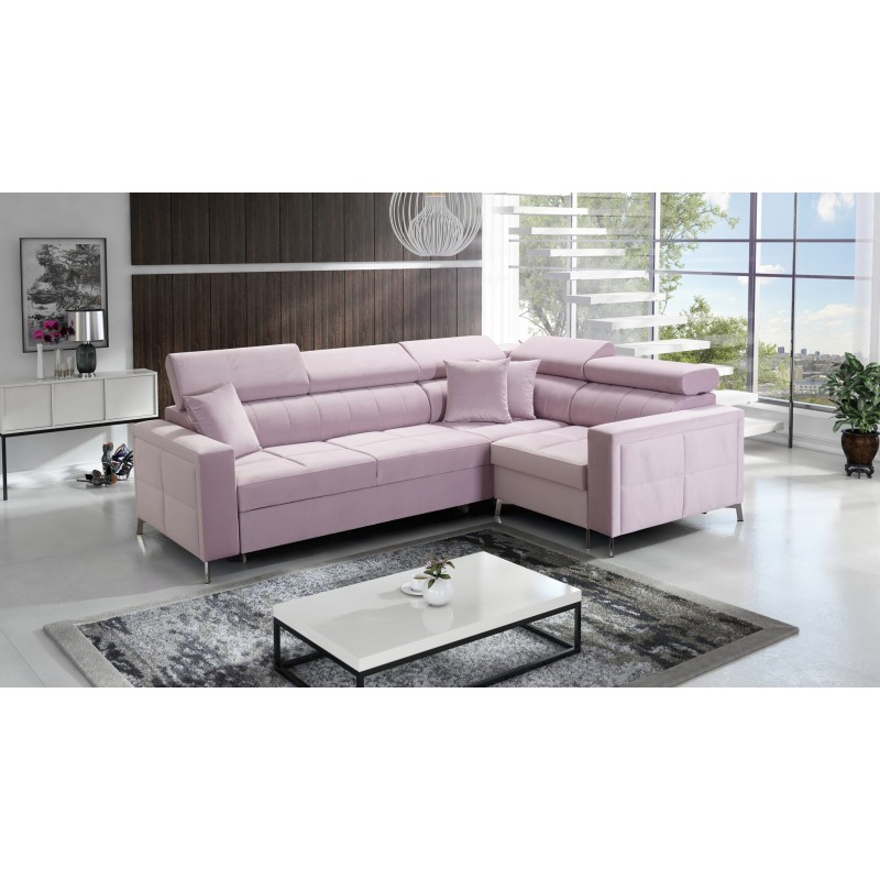 Różowa sofa do salonu 