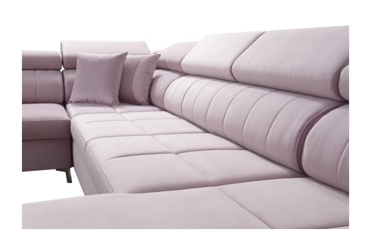 sofa z eleganckimi przeszyciami 