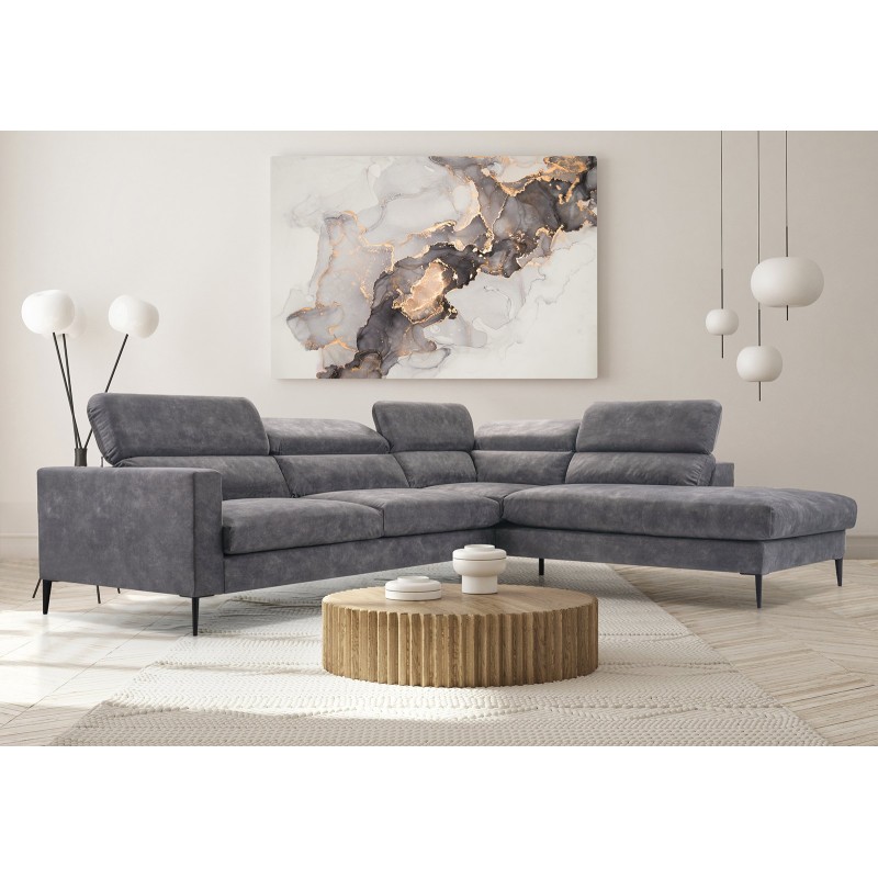 sofa w szarym kolorze 