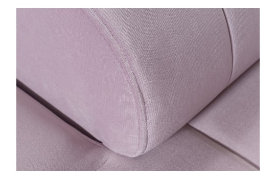 sofa z regulowanym oparciem 