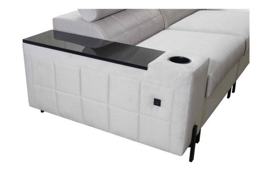 narożnik z wejściem pod USB 