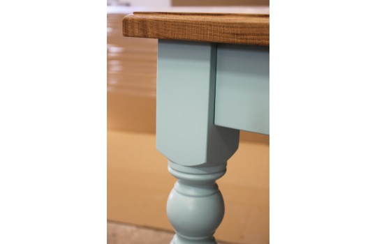 Podstawa stołu w kolorze niebieskim