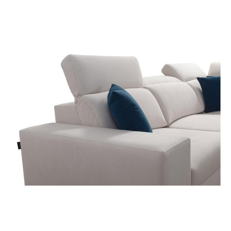 narożnik w jasnym materiale 