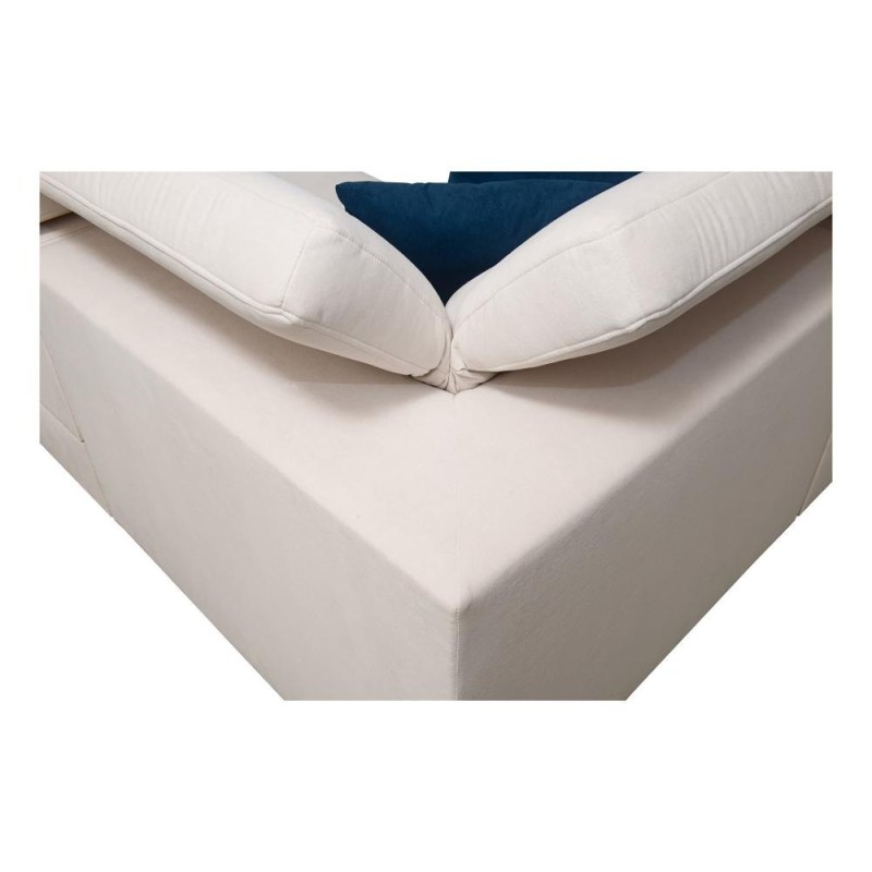 sofa w welurowej tkaninie 