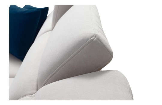 sofa z regulowanymi zagłówkami 