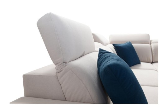 sofa w welurowym materiale 