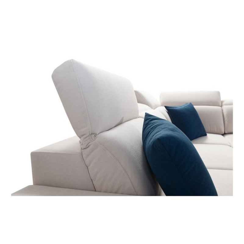sofa w welurowym materiale 