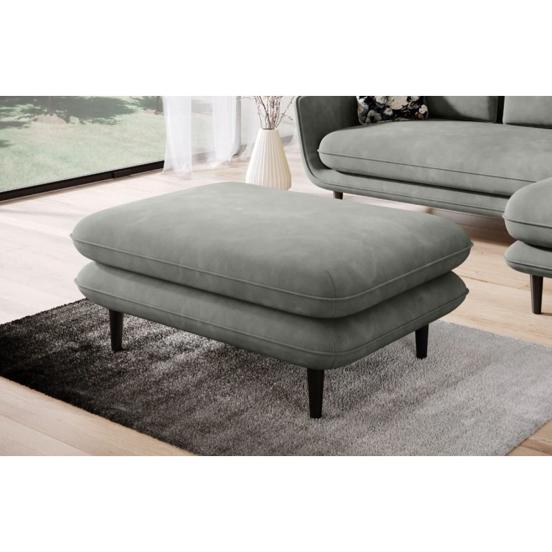 pufa na wysokich nogach 