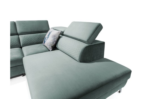 sofa z regulowanymi oparciami 