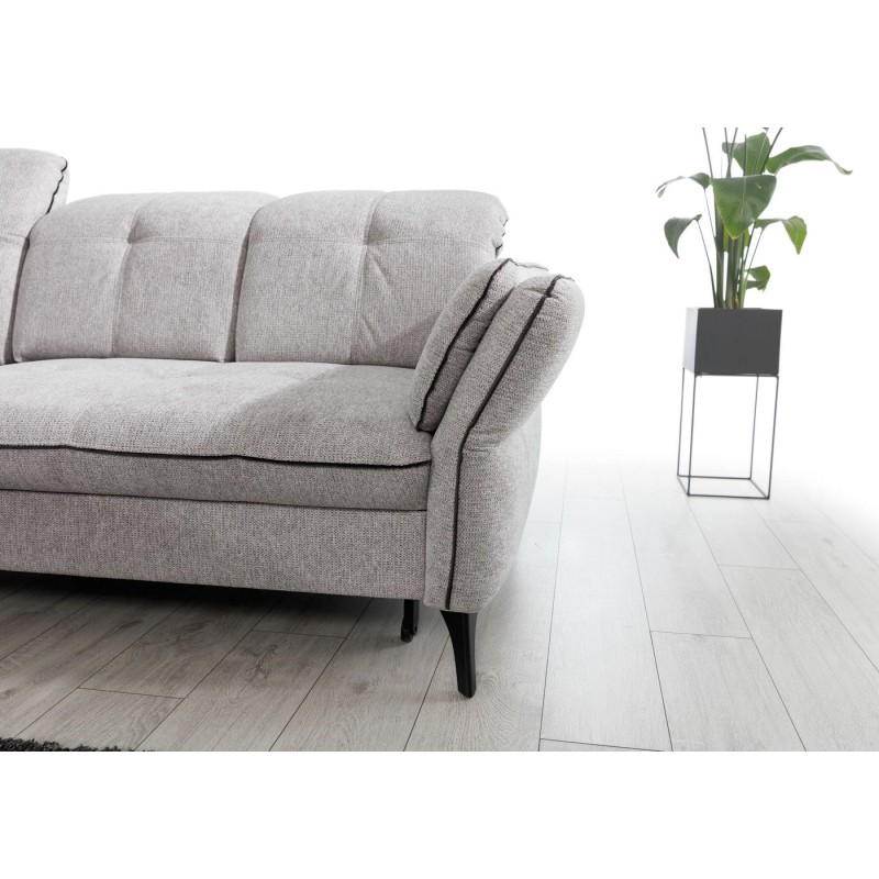 sofa narożna z wygodnymi podłokietnikami 