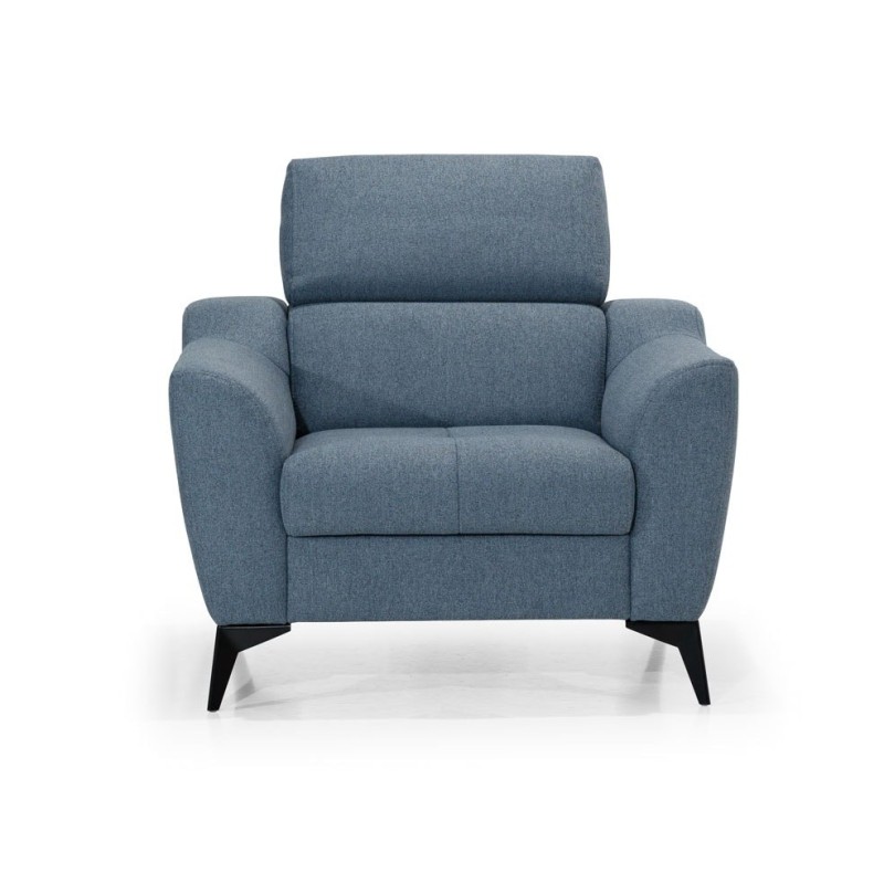 fotel na stylowych nogach 