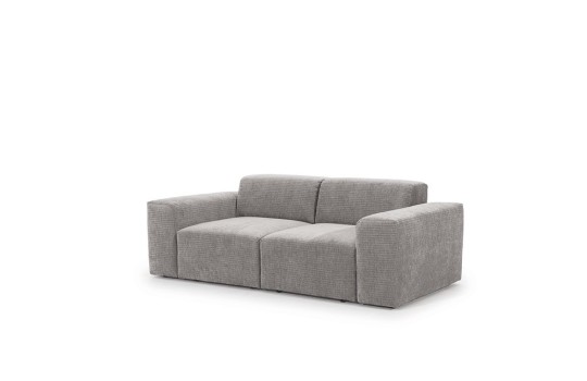wygodna głęboka sofa 