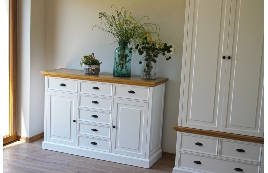 Białe meble do sypialni