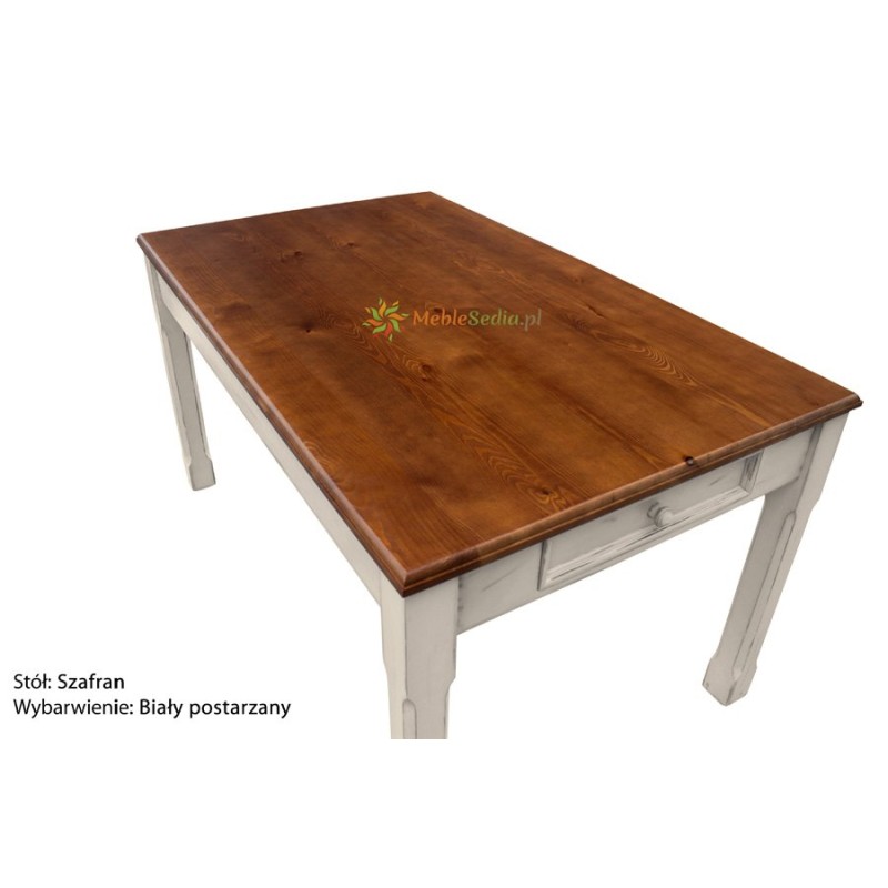 Stół z sosnowym blatem