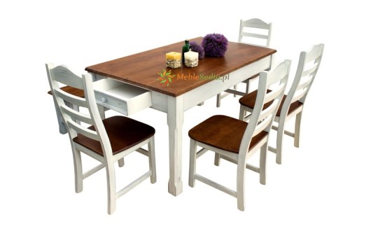 Sosnowy stół z krzesłami i ławką
