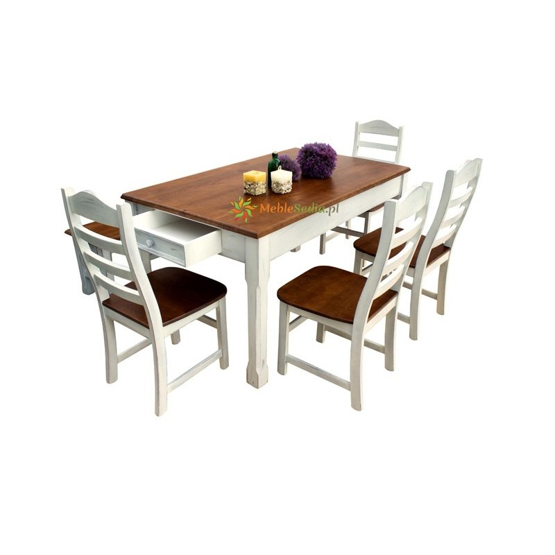 Sosnowy stół z krzesłami i ławką
