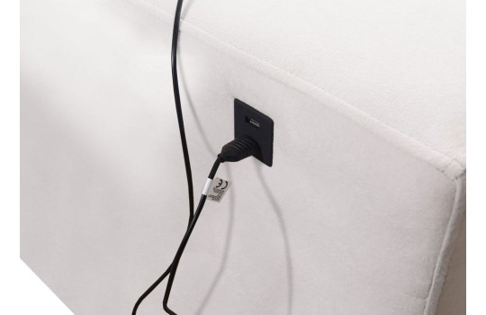 sofa z kablem USB