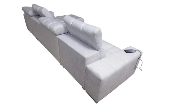 sofa z wysokim oparciem 