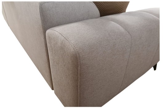 sofa magni w plammoodpornym obiciu 