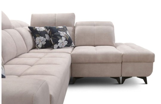 sofa z pikowanym siedziskiem 