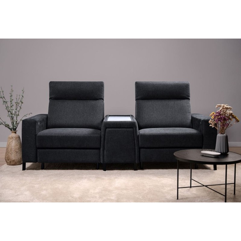 czarna sofa latika
