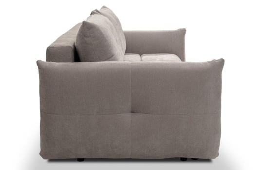 kanapa z pikowanymi poduszkami 