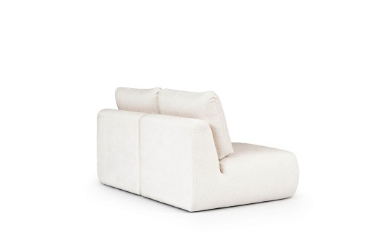 sofa w białym materiale 