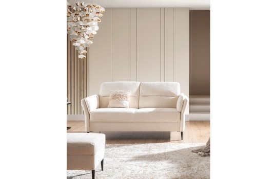 Sofa z regulowanymi podłokietnikami 