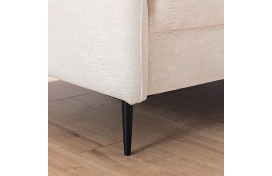 sofa na wysokich nóżkach 