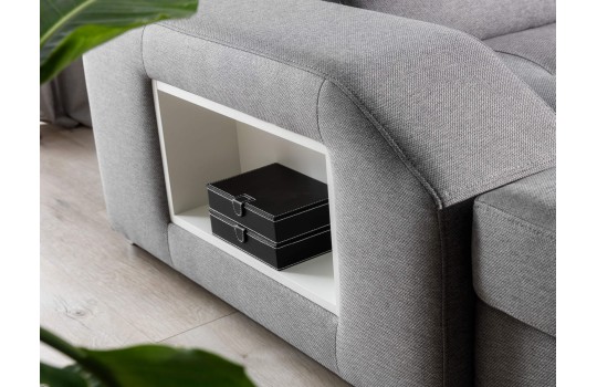 naroznik z półką na książki 