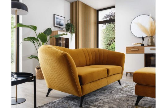 kanapa na wysokich nóżkach Leonia 