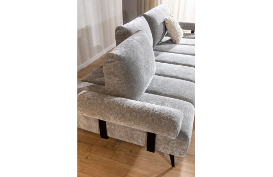 kanapa w łątwej do czyszczenia tkaninie 