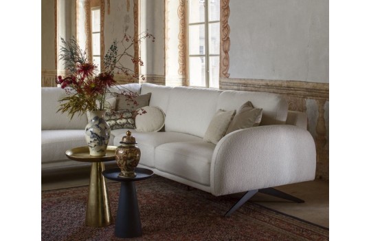 narożnik na czarnych wysokich nogach 